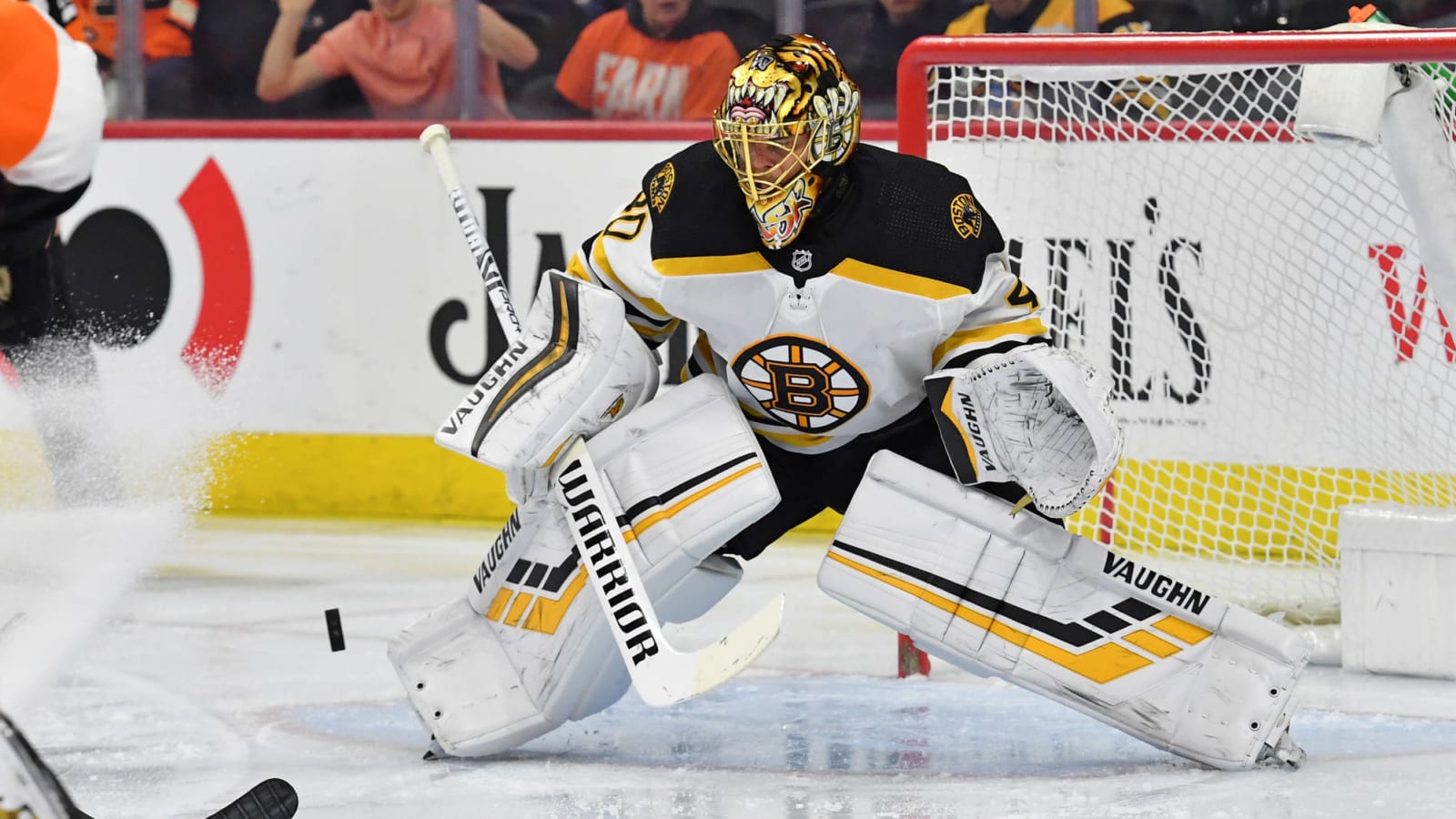 Tuukka Rask reacts to foul-smelling shade from Bruins teammates