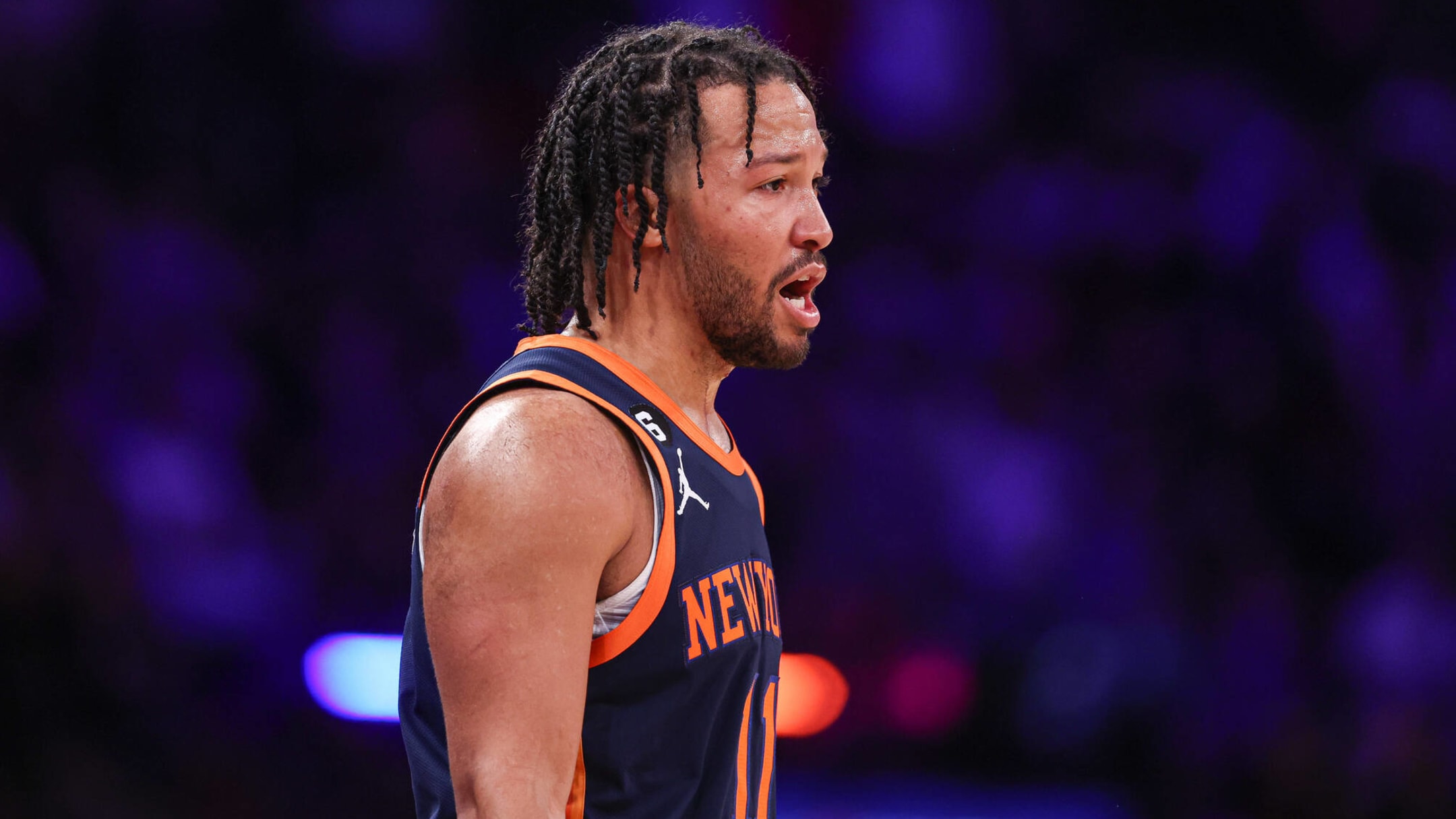 Bally Sports on X: Giants fans aren't going to like this 😬 New York  Knicks PG Jalen Brunson is wearing a Jalen Hurts jersey ahead of this  Saturday's Eagles-Giants NFC playoff matchup