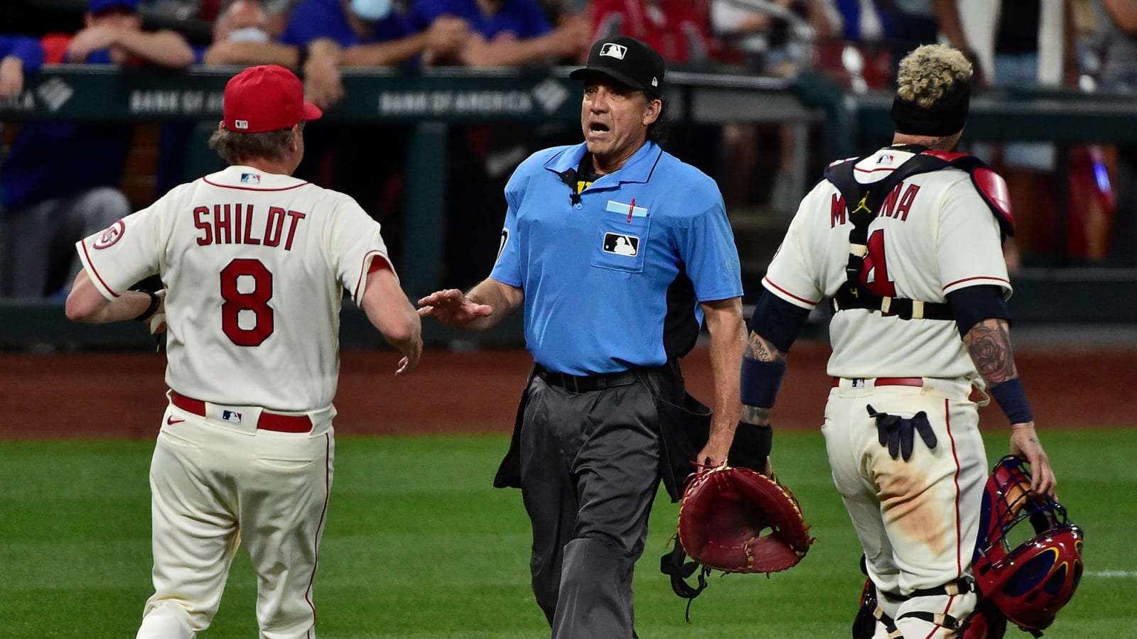 How did the umpires miss this call in the Cardinals-Cubs game?