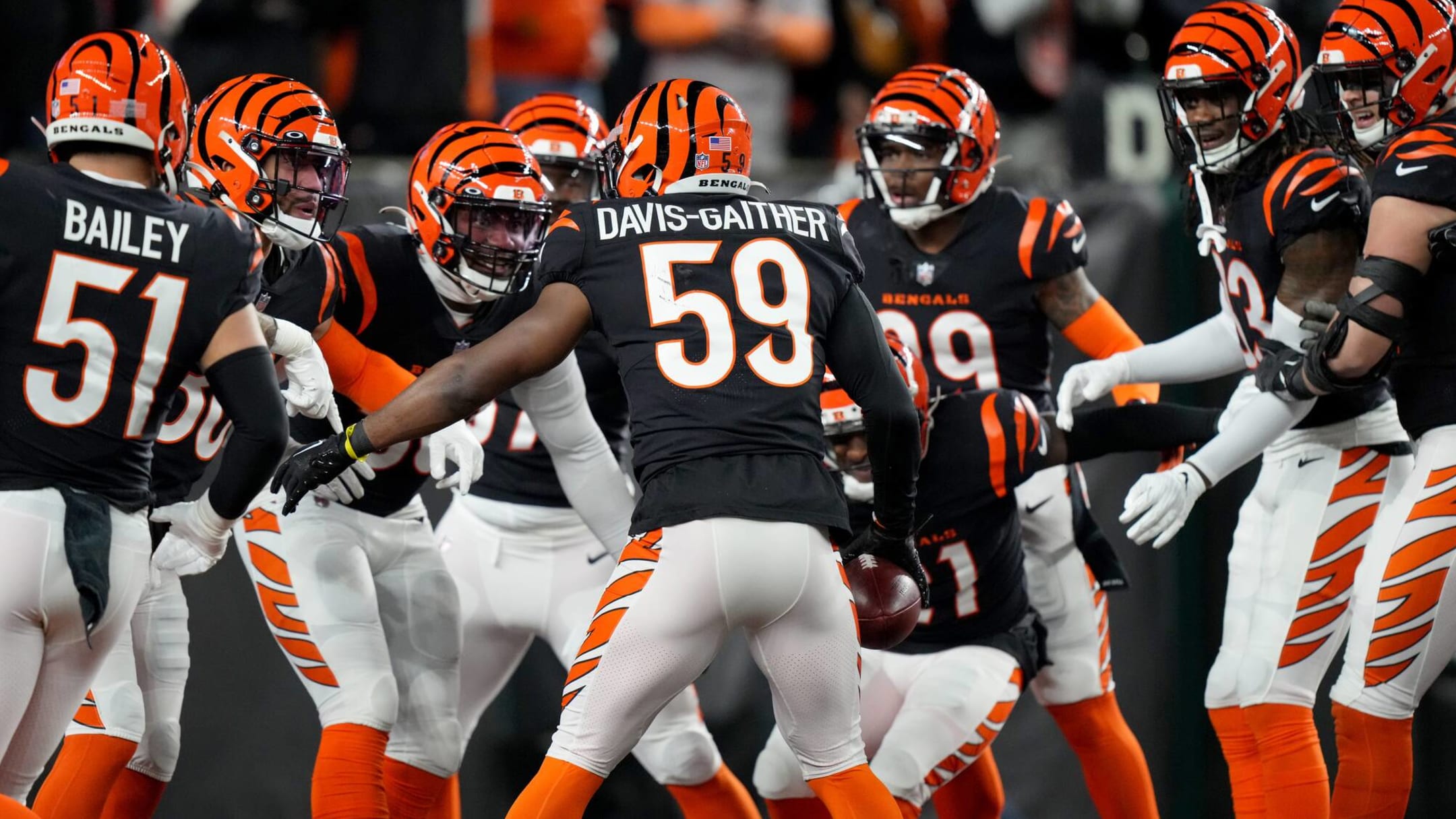 Hubbard's fumble return gives Bengals 24-17 win over Ravens