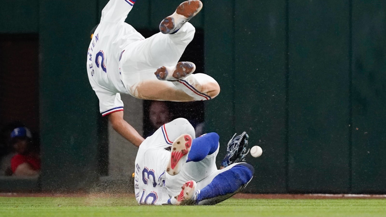 Rangers outfielder gets promising MRI results after collision