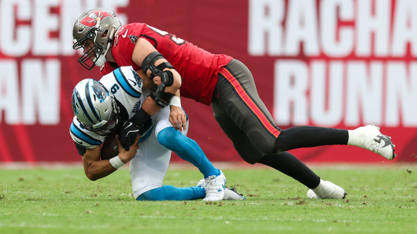Buccaneers Re-Sign OLB Anthony Nelson