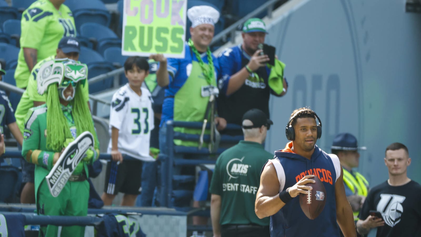 Russell Wilson: Seahawks 'definitely tried' to trade me prior to 2022 offseason