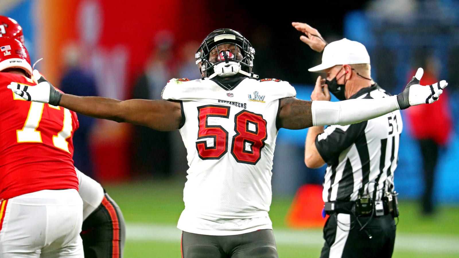 Bucs, Shaq Barrett agree to four-year deal worth up to $72M