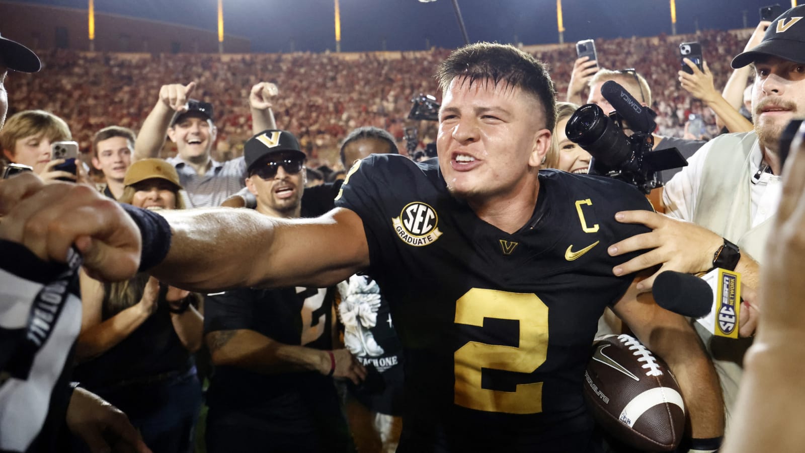 Vanderbilt stuns No. 1 Alabama behind gritty effort from QB
