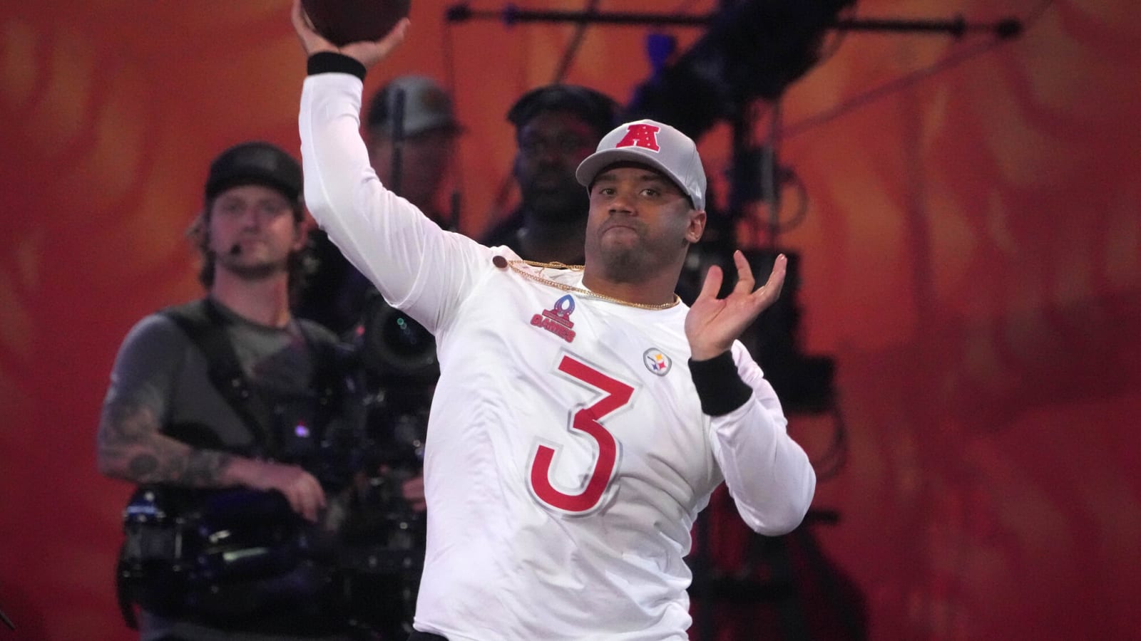 Russell Wilson responds to rumors of him joining Raiders