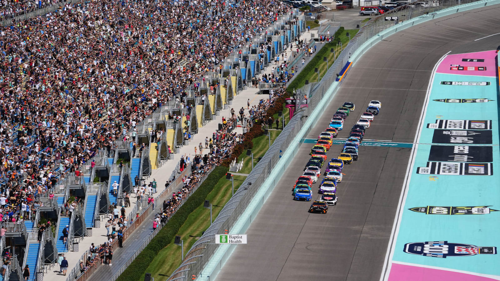 NASCAR Straight Talk Wireless 400 preview: Favorite, underdog, top storylines
