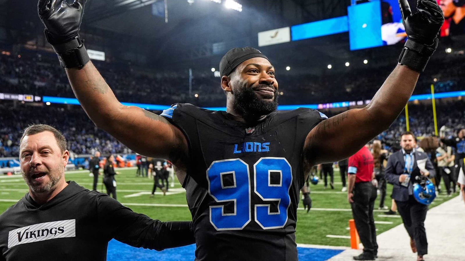 Los Angeles Chargers Linked to Huge Move for 69-Sack Pass Rusher