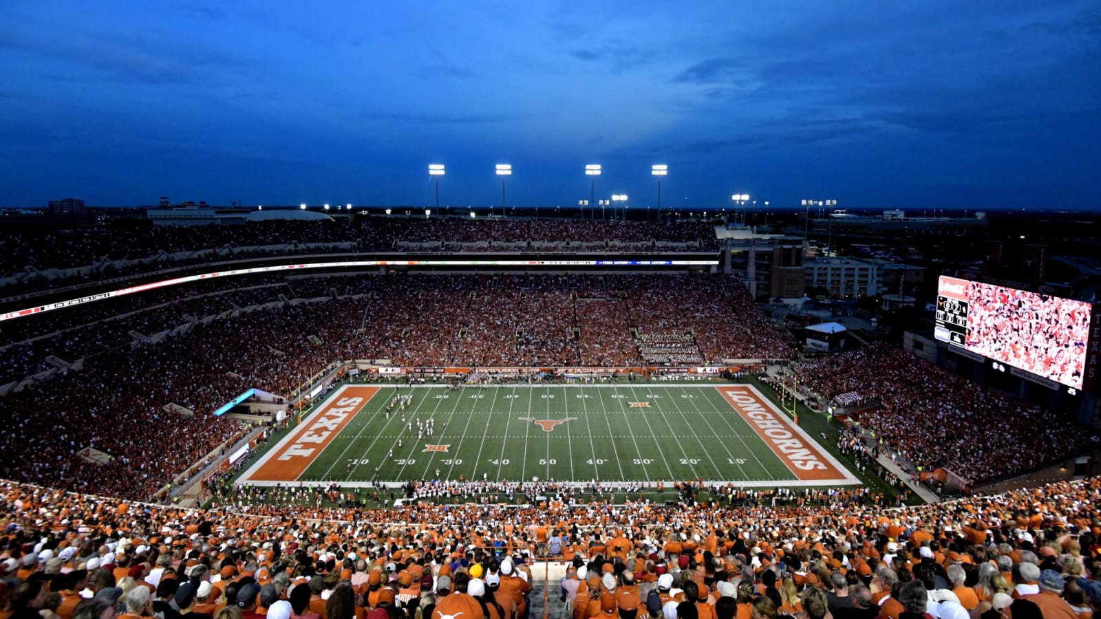 University of Texas wants 50% stadium capacity for football games