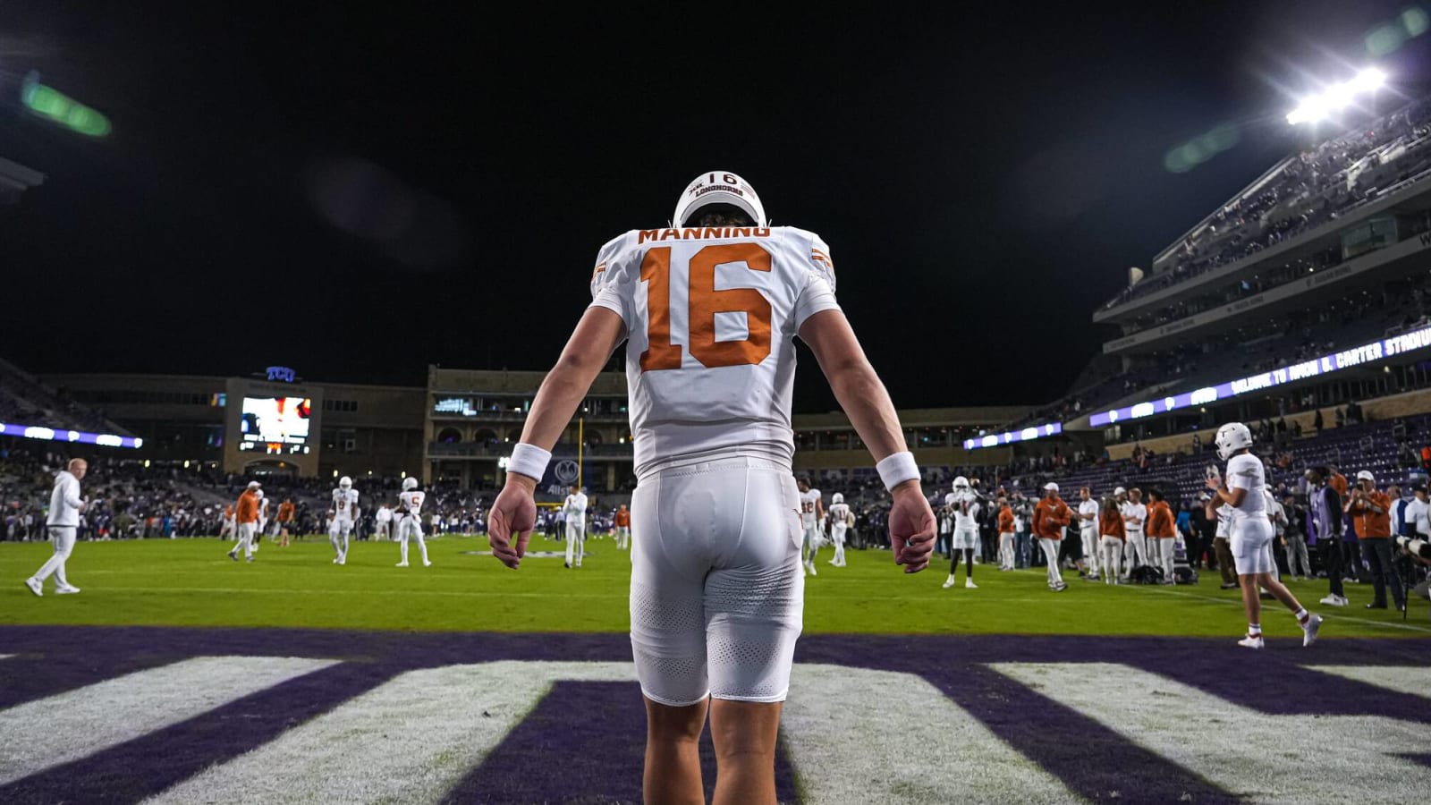 Former Texas QB thinks Arch Manning can handle the pressure Yardbarker