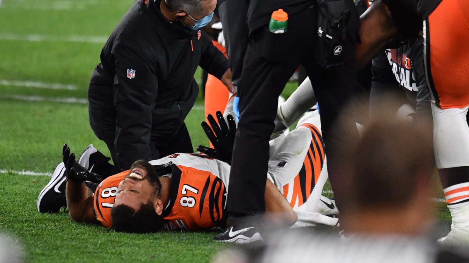 Bengals' C.J. Uzomah out for season with torn Achilles