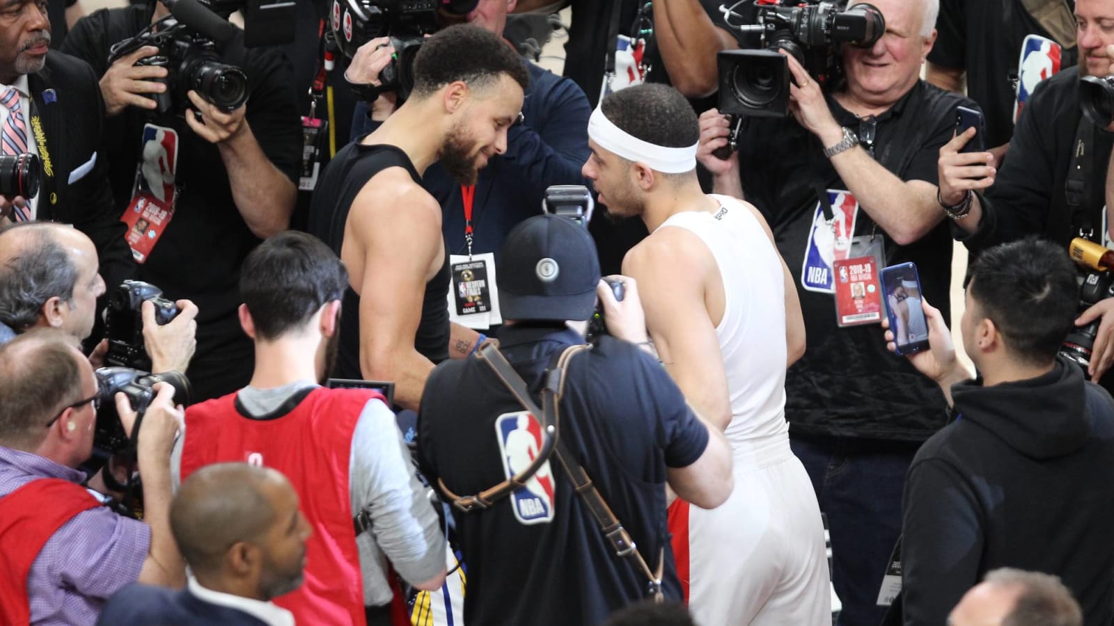 Steph Curry shares his message to brother Seth after playoff sweep
