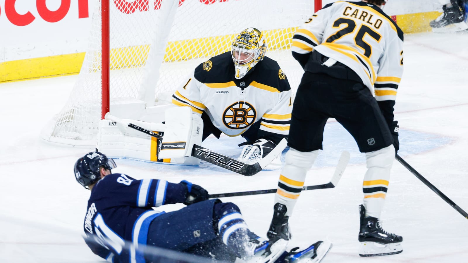 Bruins superstar's struggles continue in loss to Jets