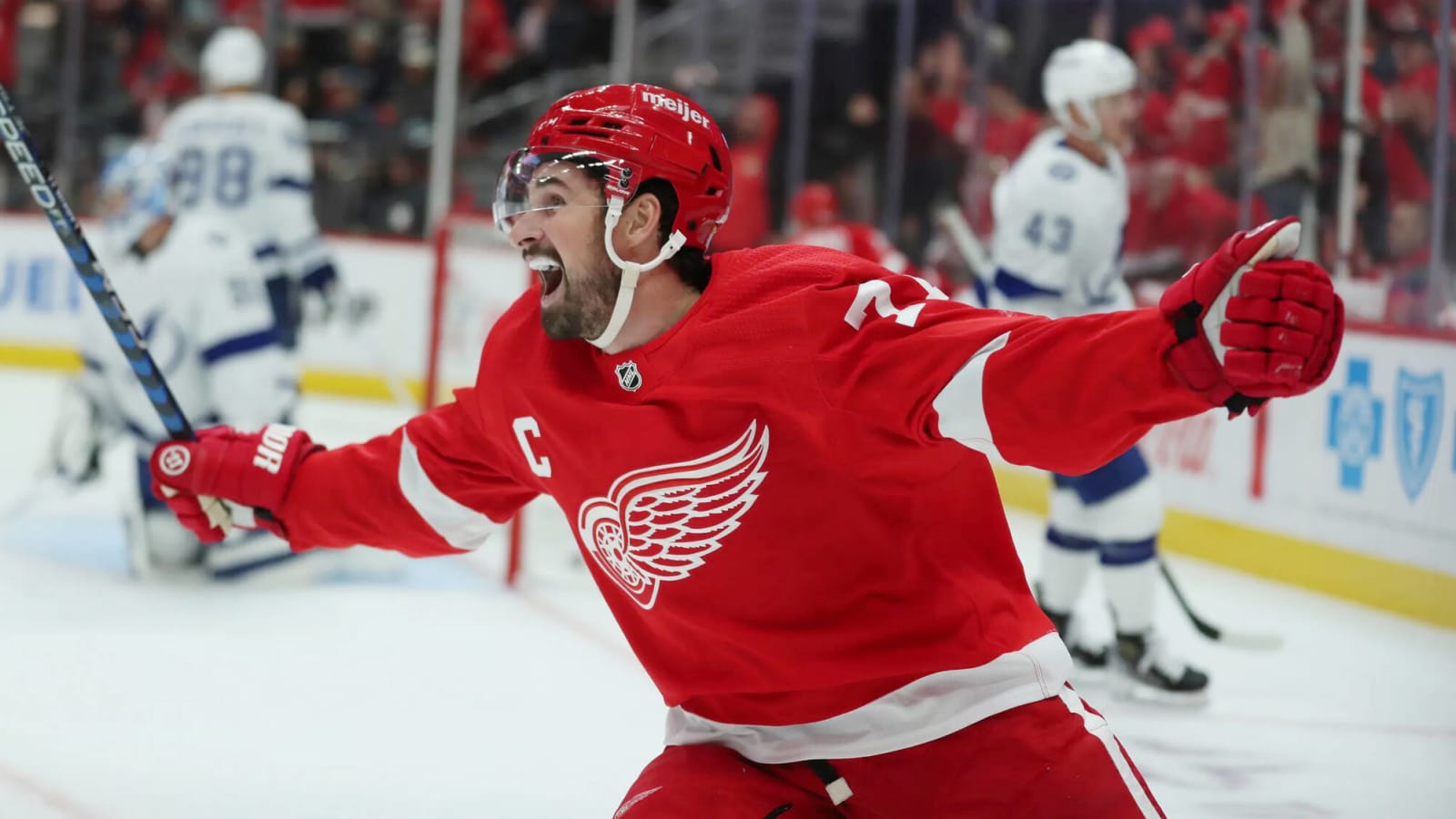 DeBrincat Shines in Red Wings’ Win, On Explosive Scoring Streak