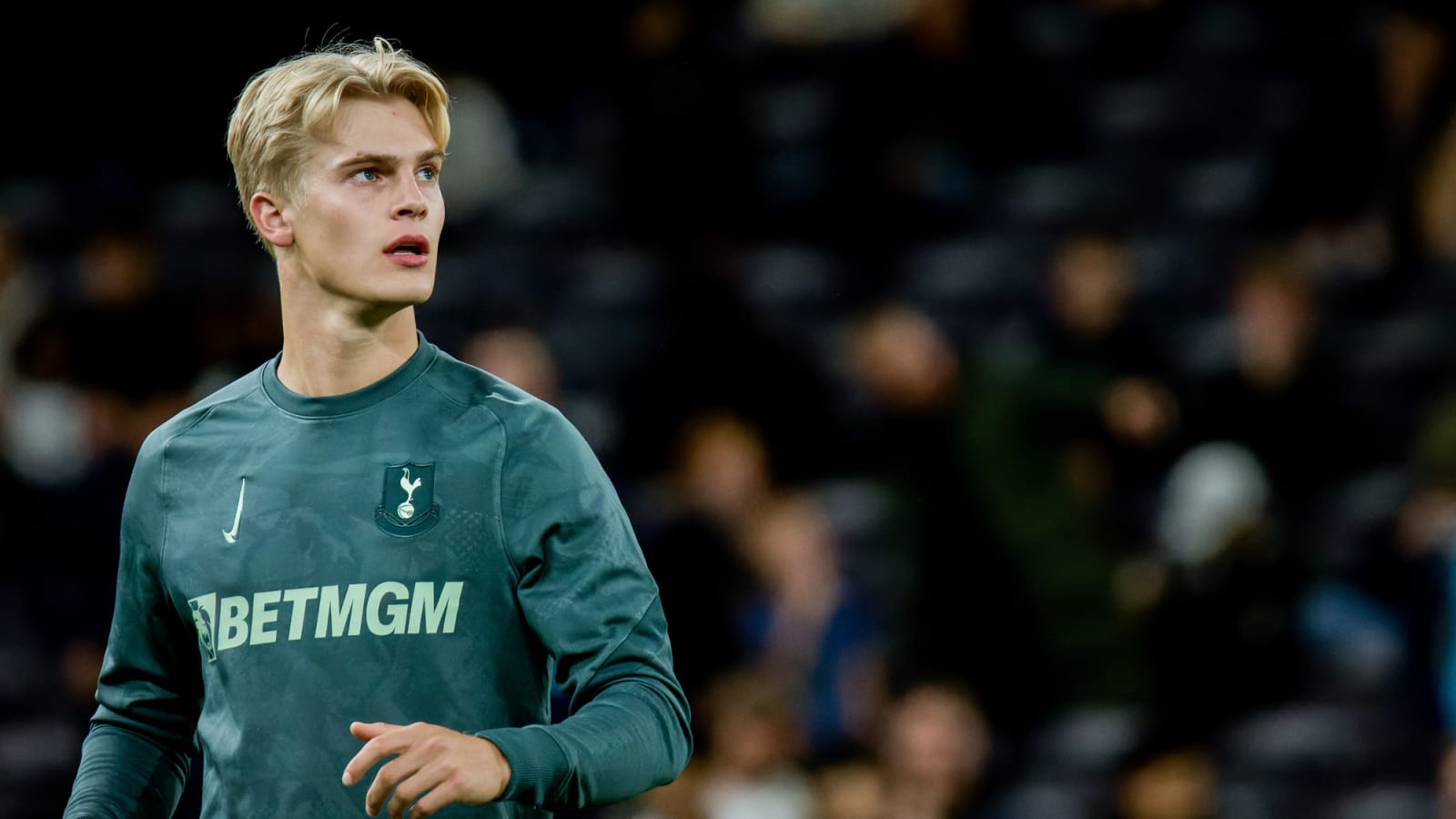 Tottenham receive positive injury update on 18-year-old young star