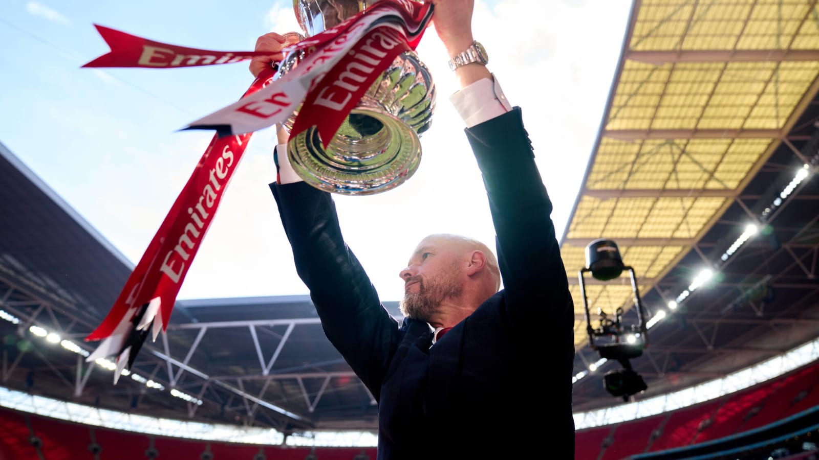 Erik ten Hag calls out reporter questioning his credibility after Manchester United’s FA Cup win: 'You don’t have any knowledge about football'