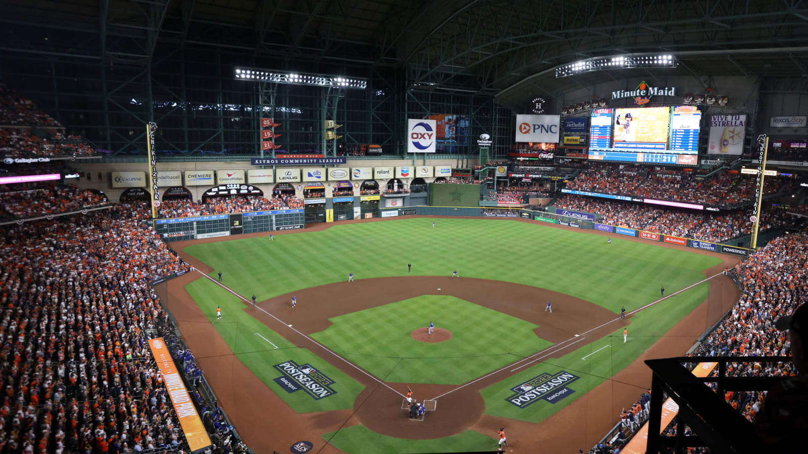 Astros reach new naming-rights deal for ballpark