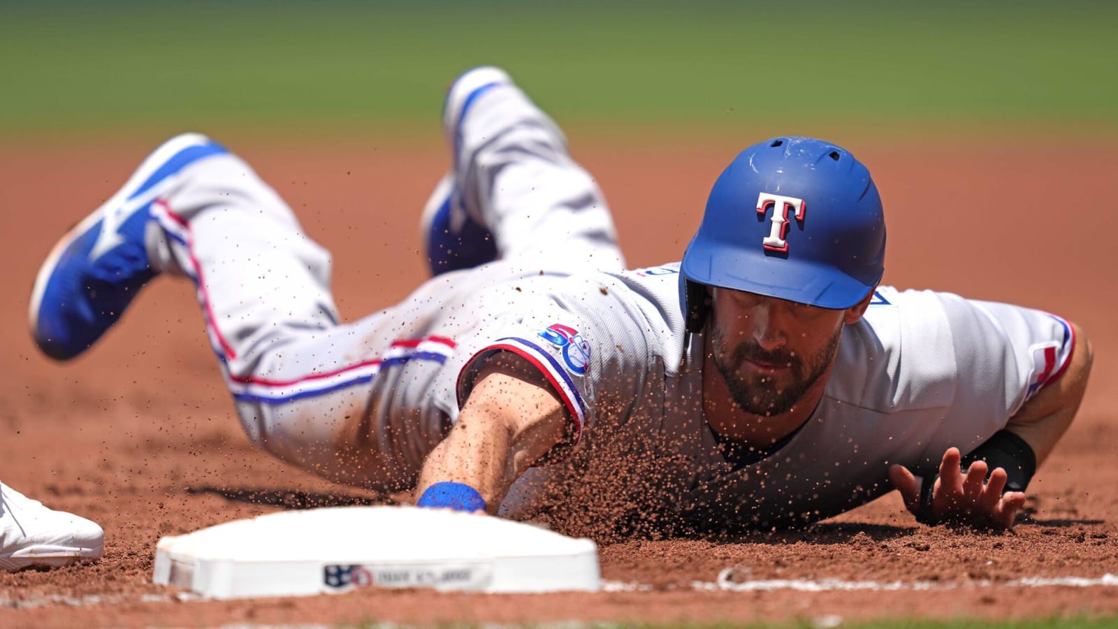 Dodgers sign OF Steven Duggar to minor league deal