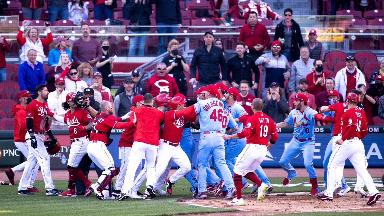 Reds, Cardinals in bench-clearing incident after Nick Castellanos exchange