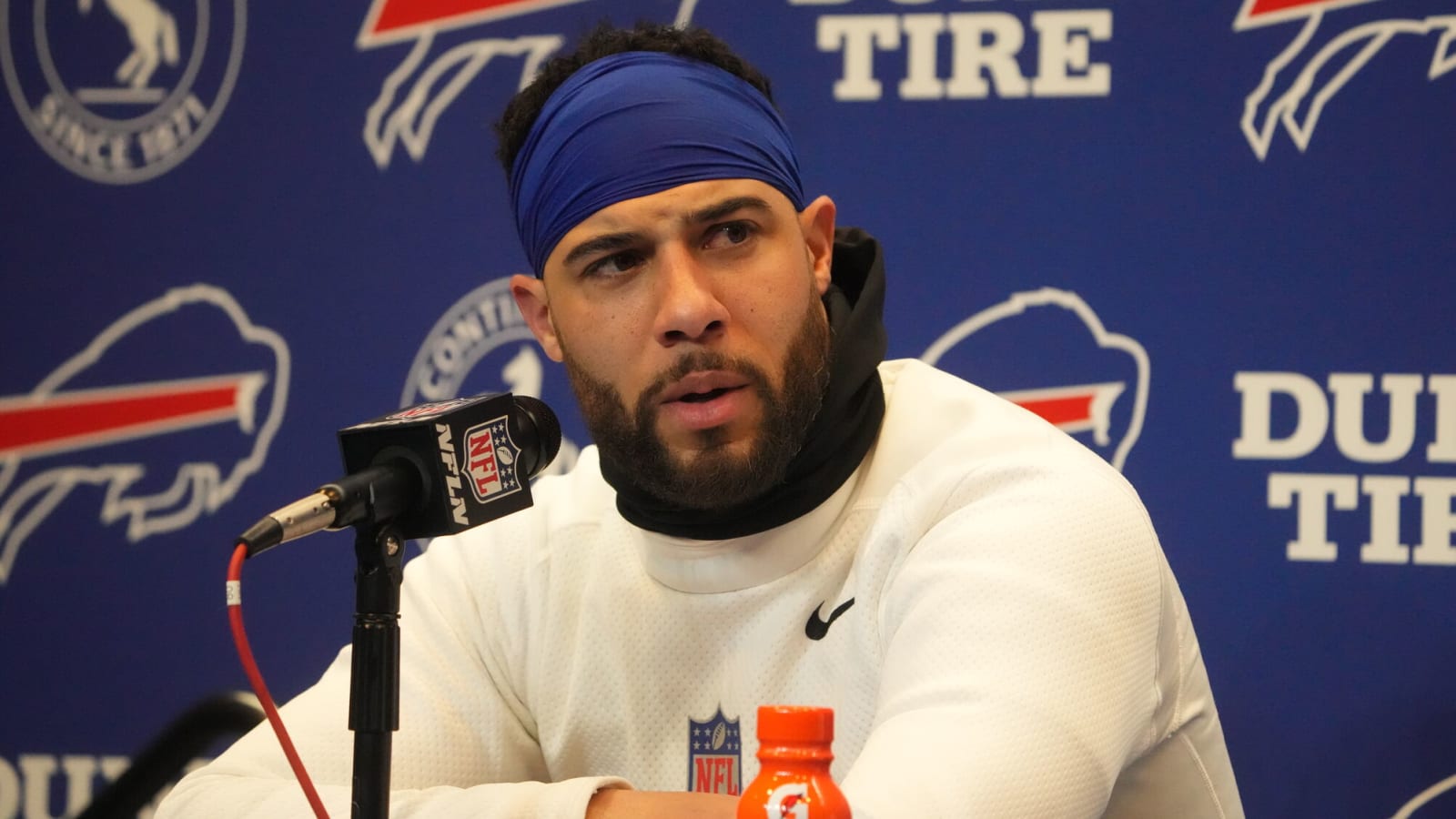 Veteran Safety Micah Hyde Announces Retirement