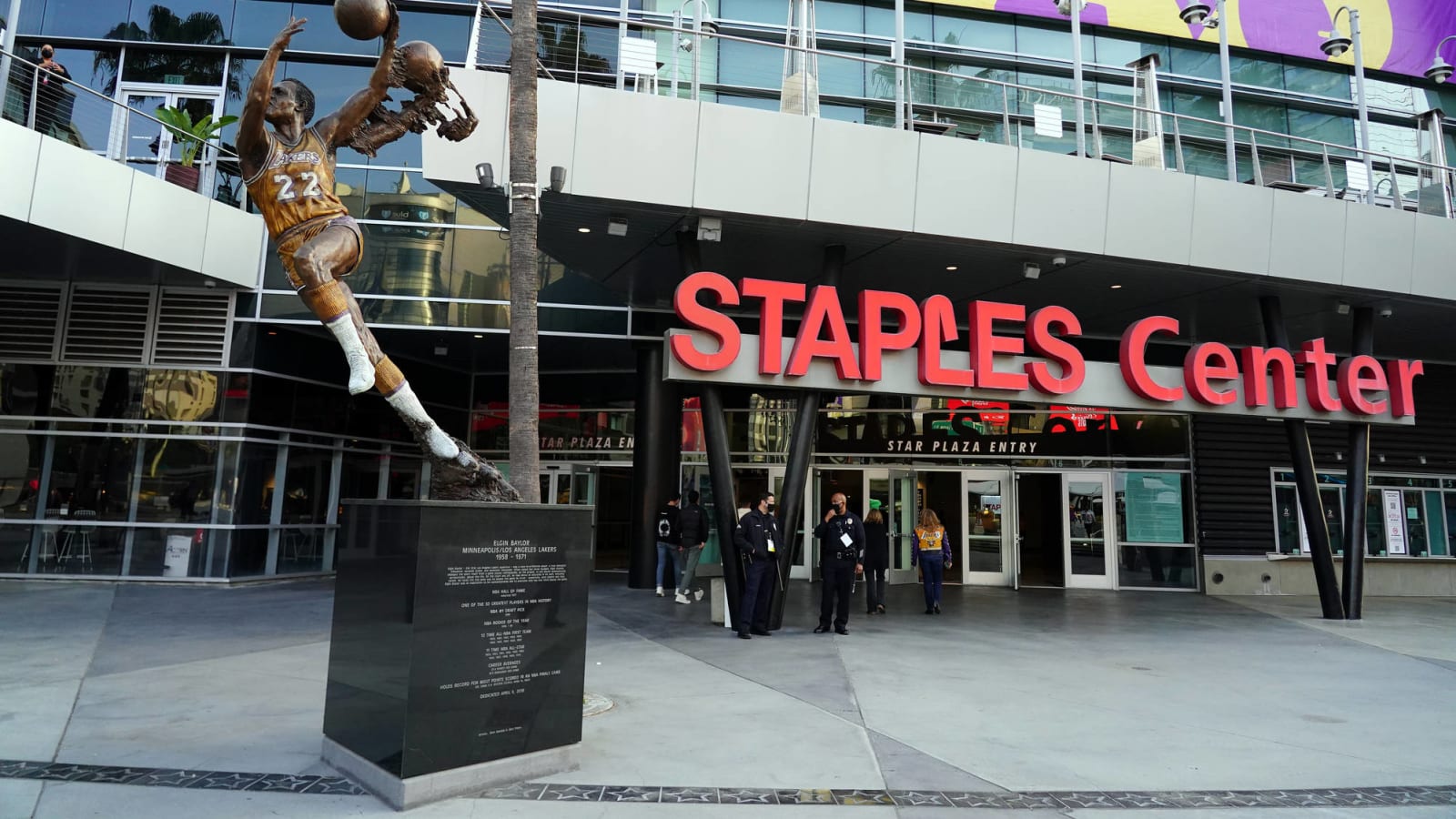 Lakers ink 20-year Staples Center lease extension