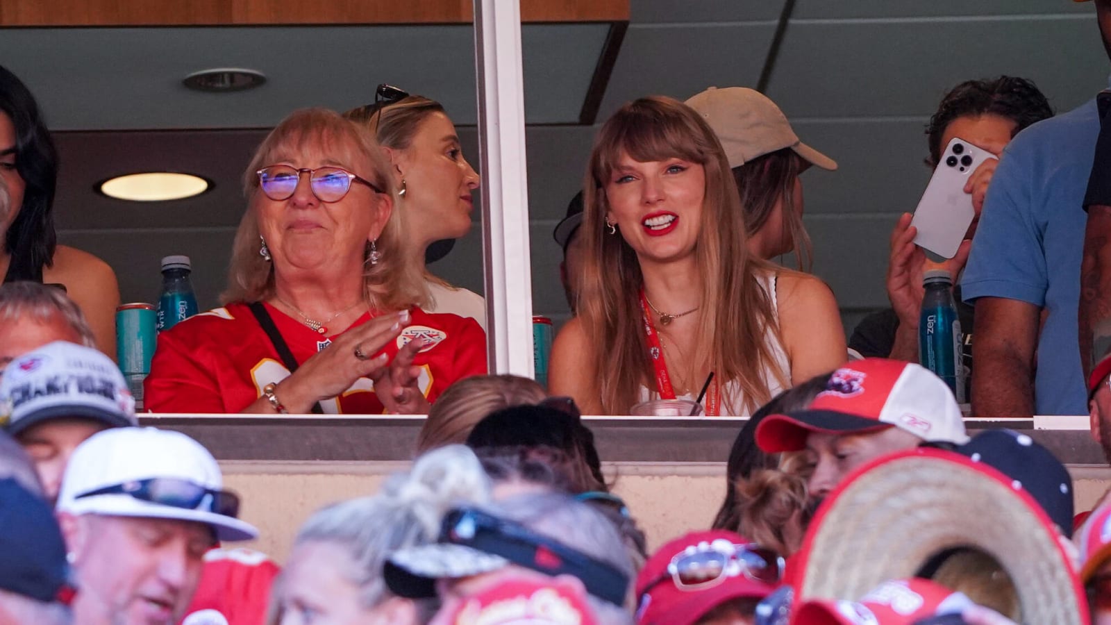 Watch: Travis Kelce, Taylor Swift leave Arrowhead Stadium together