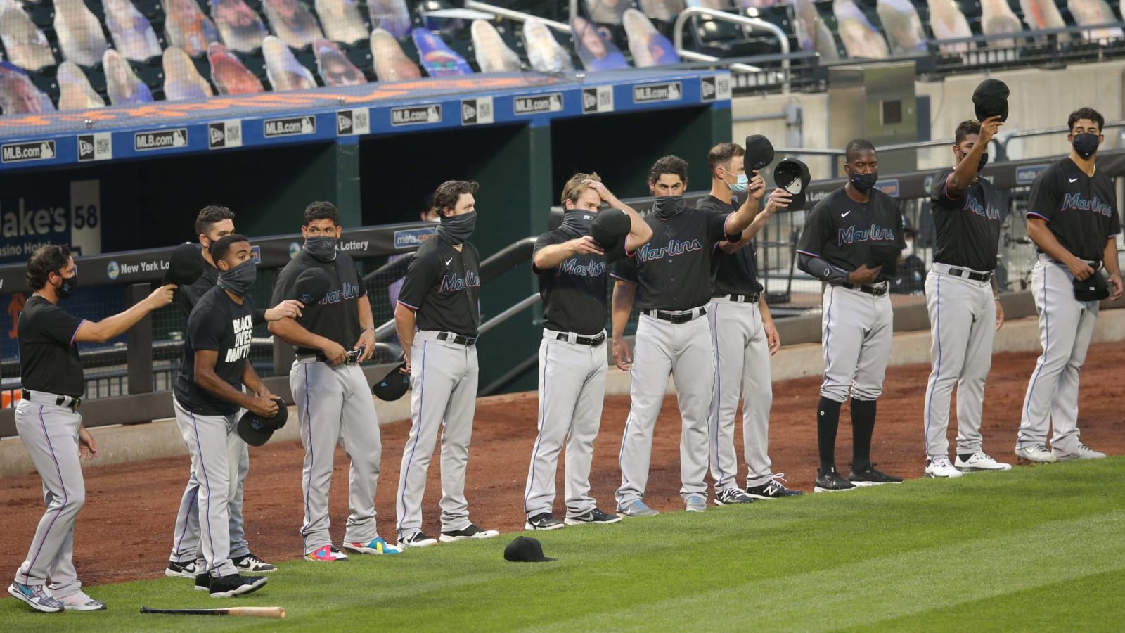 Mets, Marlins engage in poignant 'Black Lives Matter' protest before postponed game 