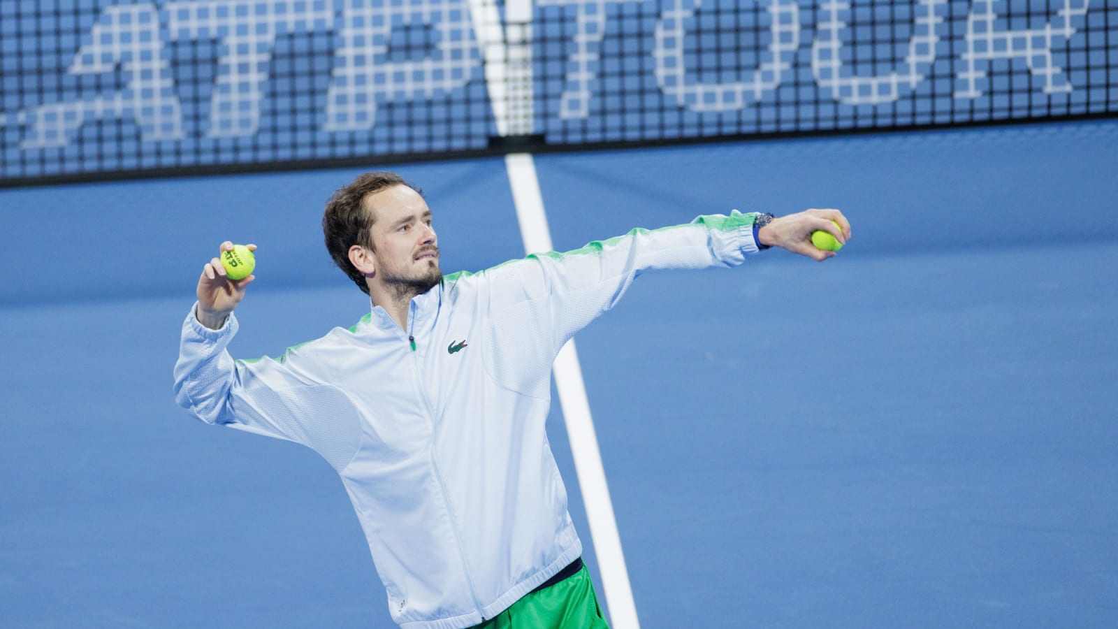 Daniil Medvedev admits he ‘apologized’ to chair umpire for rude behavior after disappointing Dubai Open exit
