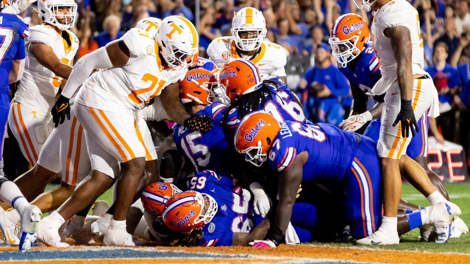 Tennessee, Florida get into fight after cheap shot at end of game