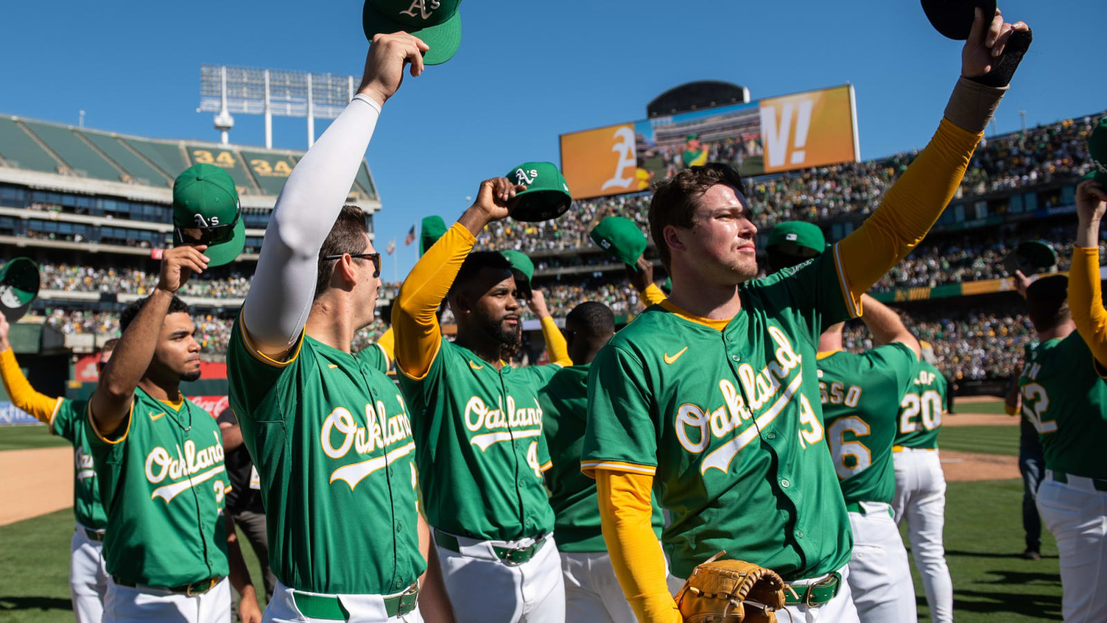 The A's final game was a boisterous wake for Oakland baseball