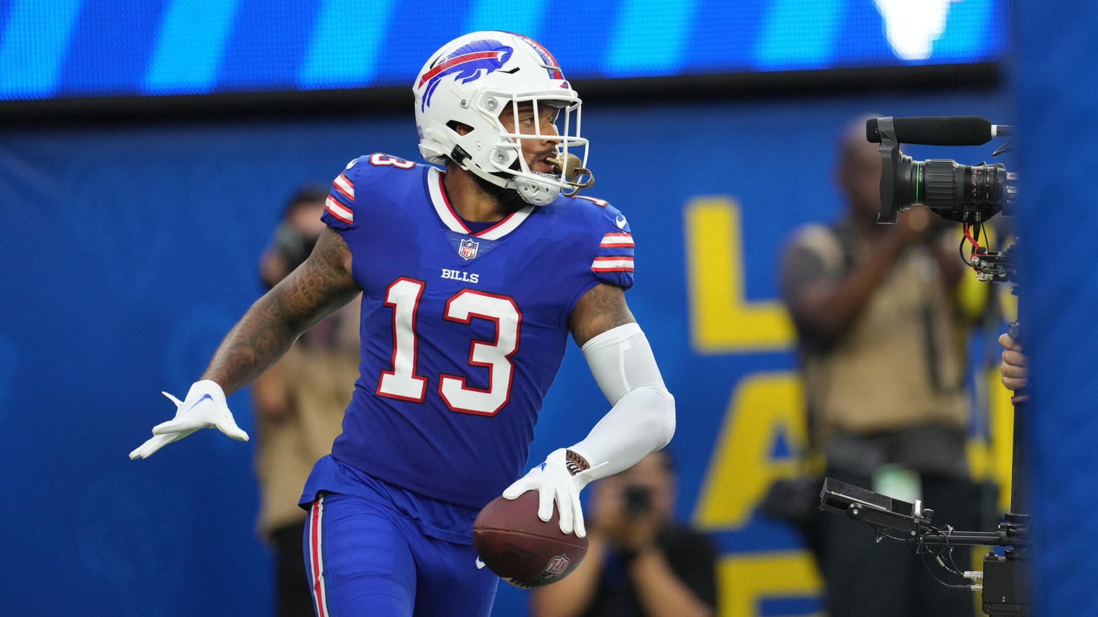 Bills' Gabe Davis questionable vs. Titans with ankle injury; Ed Oliver  ruled out 