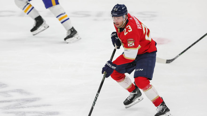 Carter Verhaeghe Makes Impact in Return to Florida Panthers Lineup
