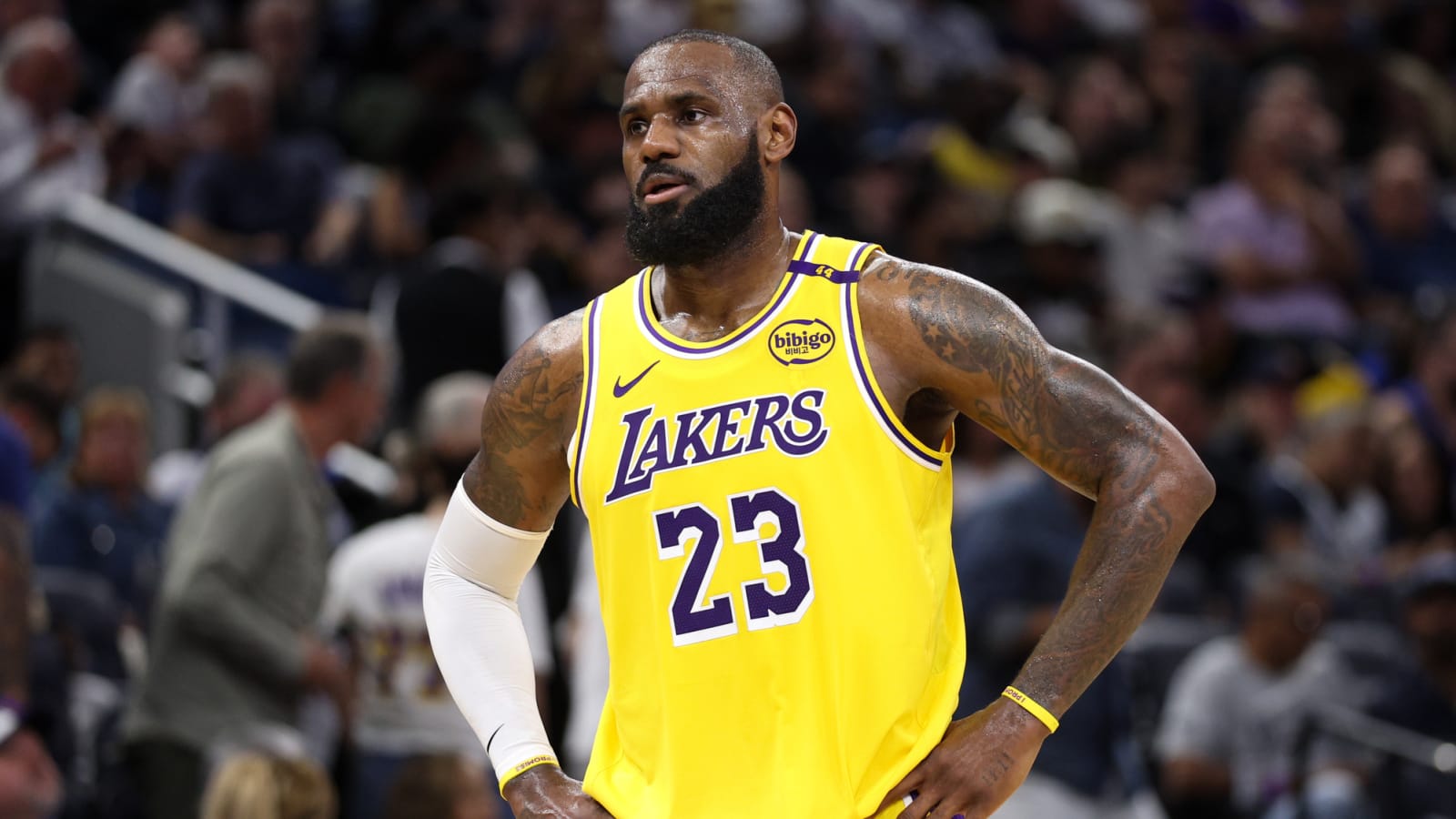 What is the average salary of an NBA player?