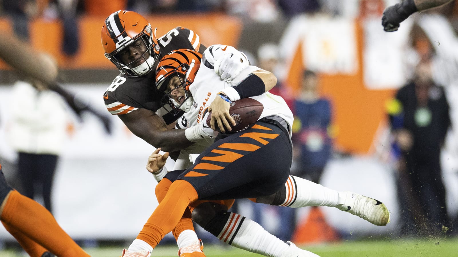 Bengals Signed DE Isaiah Thomas To Practice Squad