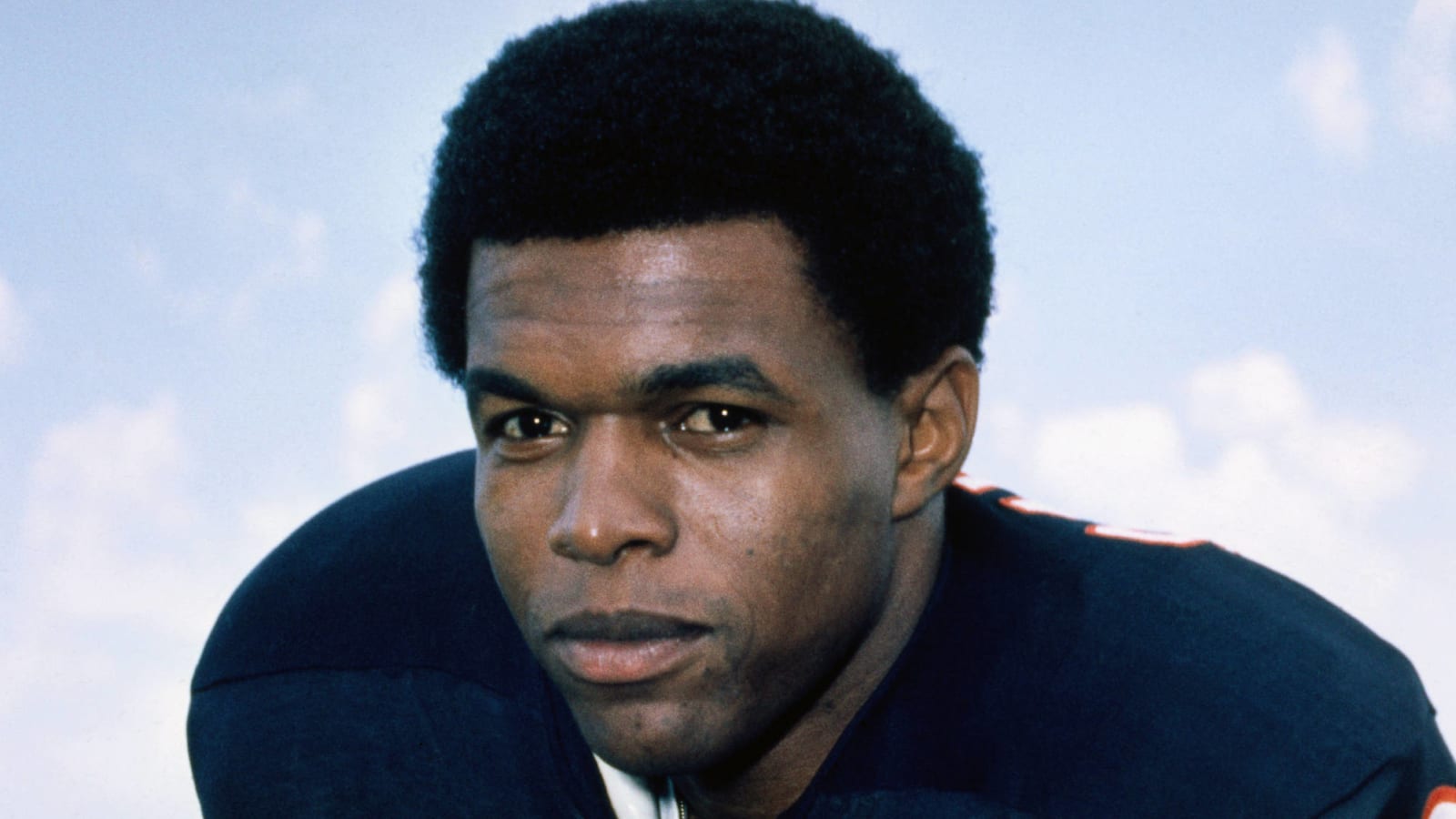 NFL world pays tribute to Gale Sayers