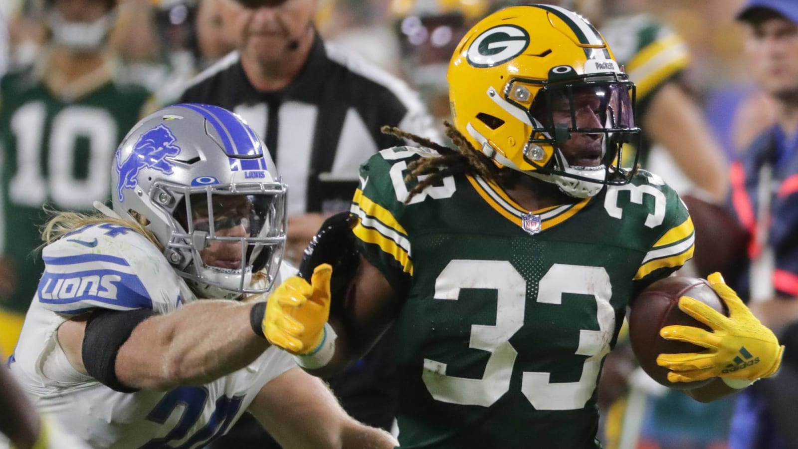 Packers trainer went to great lengths to locate Aaron Jones' necklace