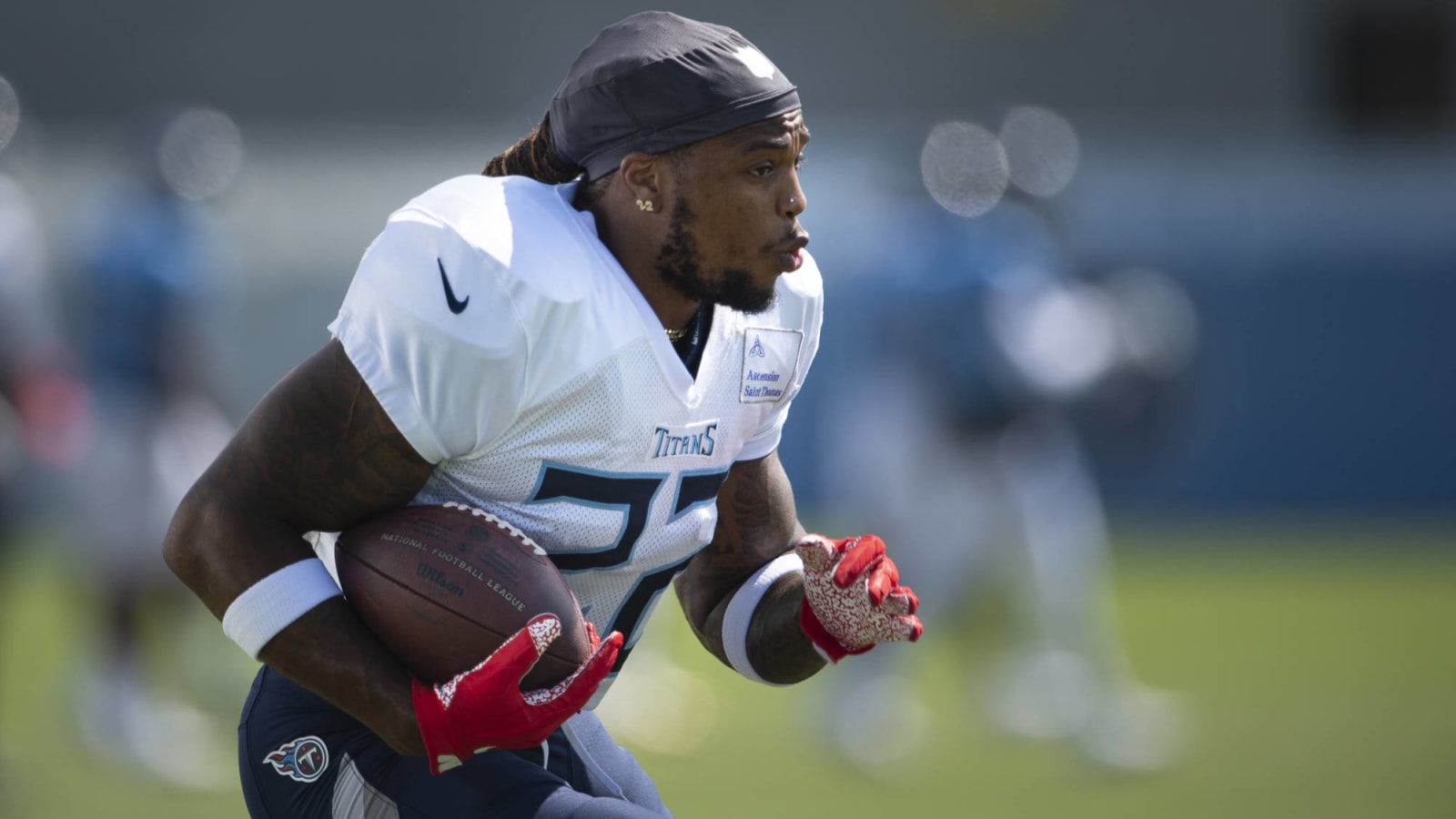 Titans RB Derrick Henry wearing epic cleats for season opener