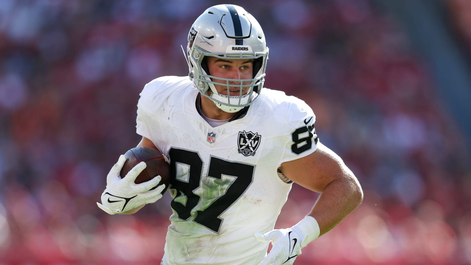 Raiders shopping two offensive pieces?