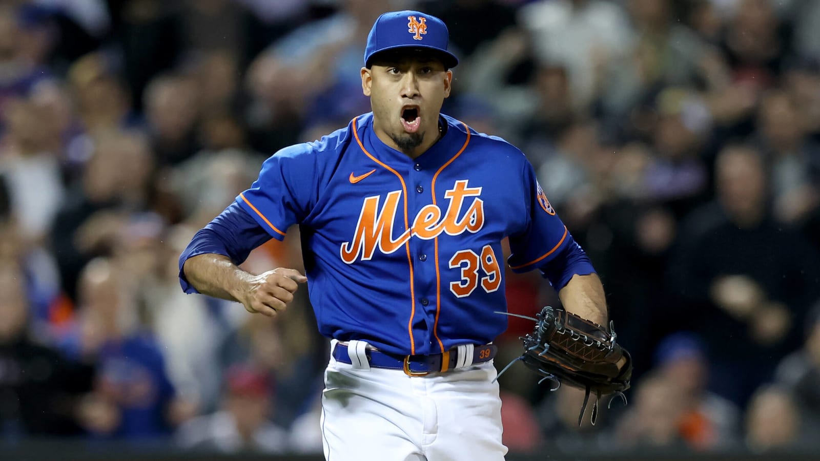 Mets re-sign RHP Edwin Diaz to a five-year, $102M contract