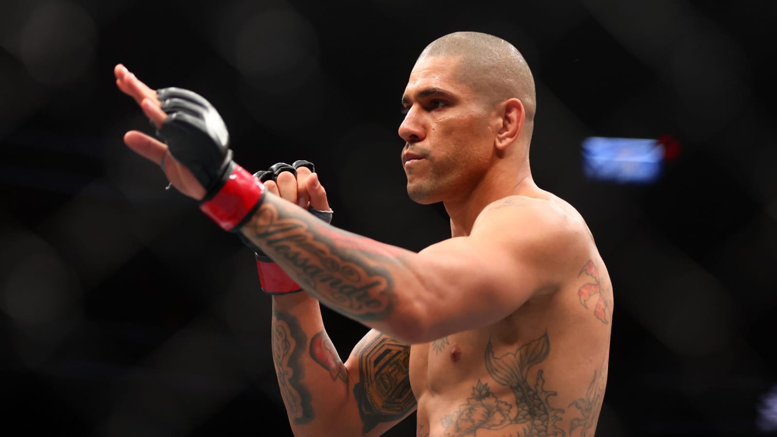 Alex Pereira's kickboxing rival set to make UFC debut