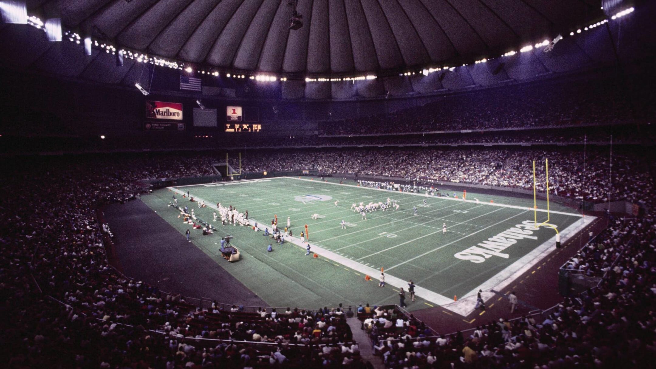 Seahawks unveil 90s-era throwback uniforms