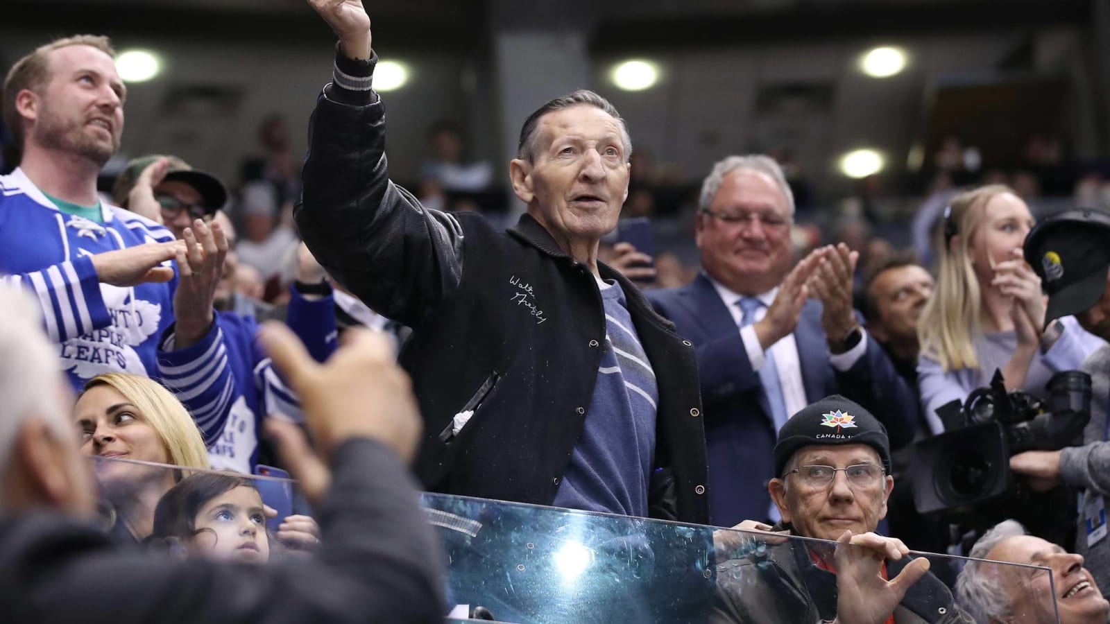 Walter Gretzky, father of NHL legend Wayne Gretzky, dies at 82