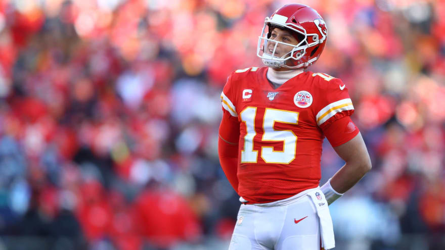 nfl teams with red jerseys