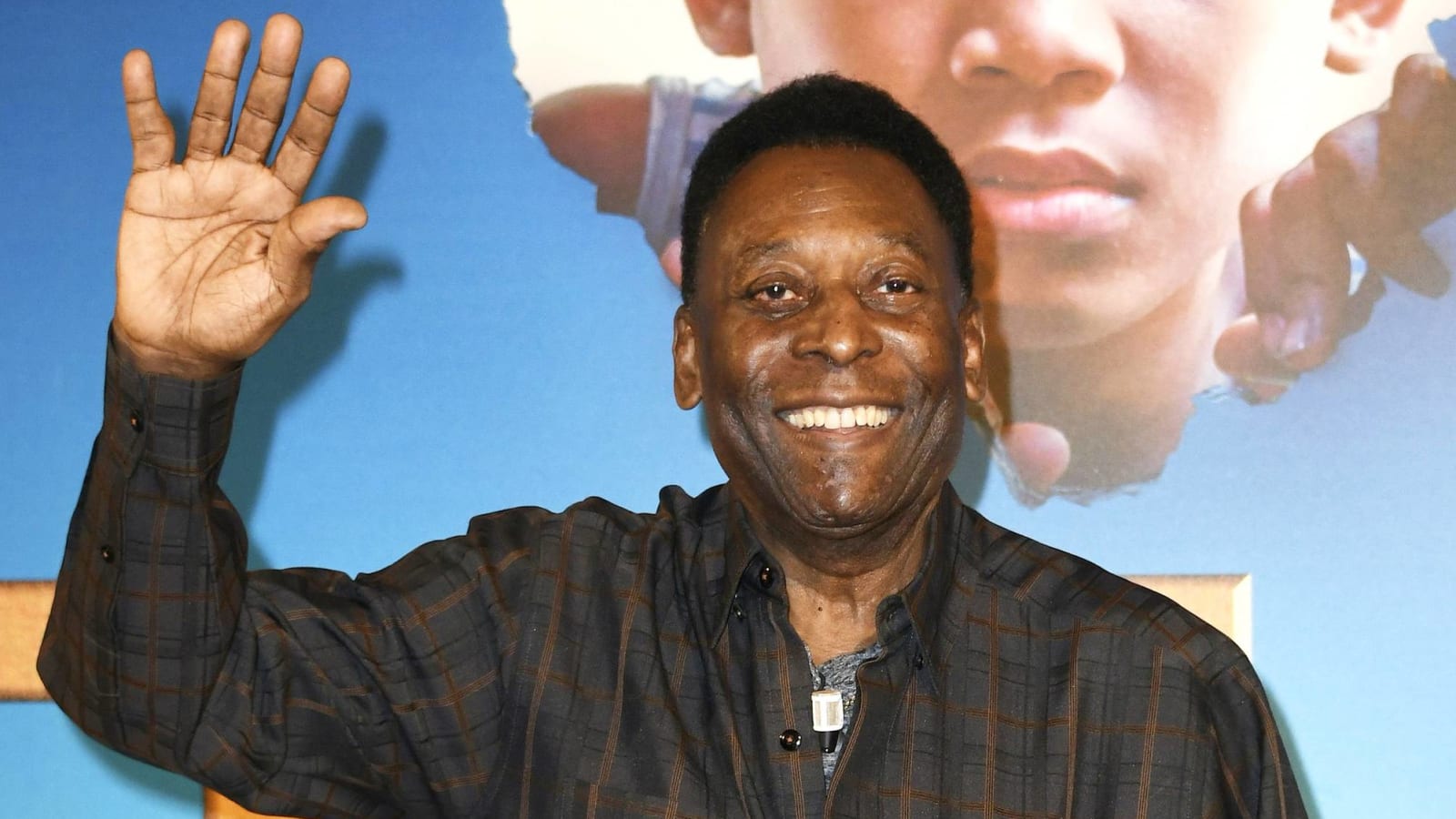 Pele hospitalized for several days with unknown condition