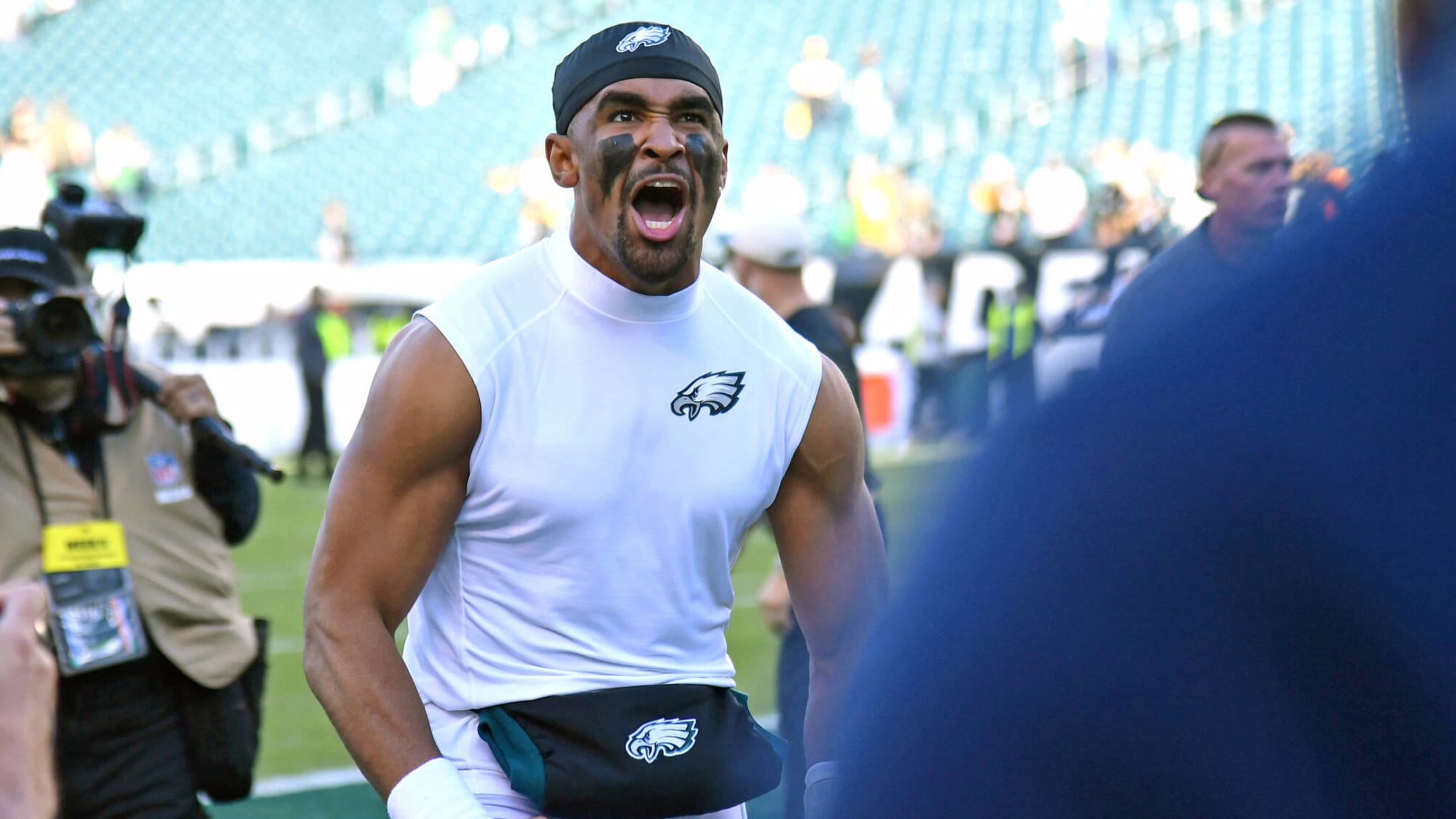 Watch: Eagles' A.J. Brown is torching and taunting the Steelers