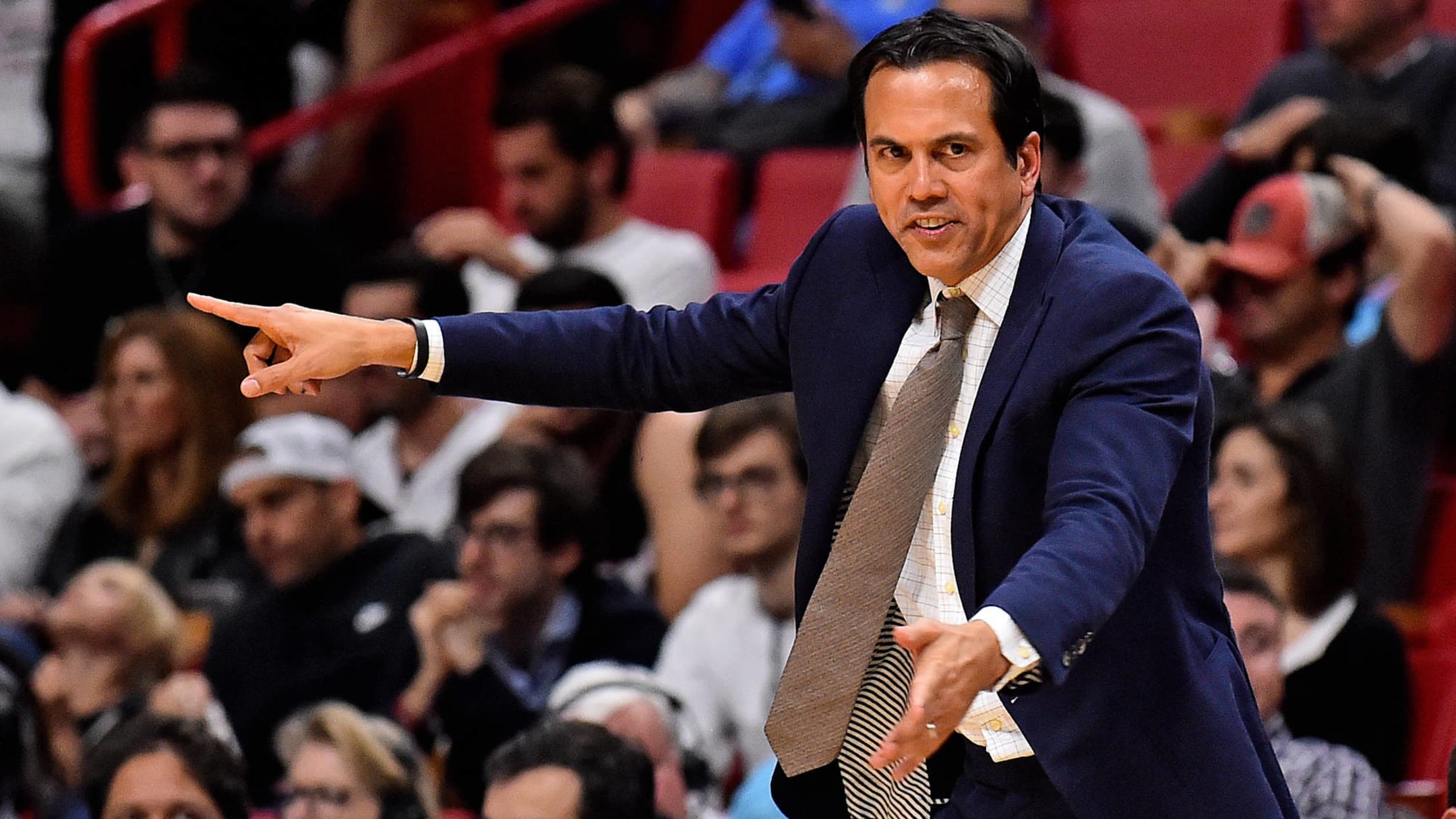 Lebron bumps spoelstra hot sale