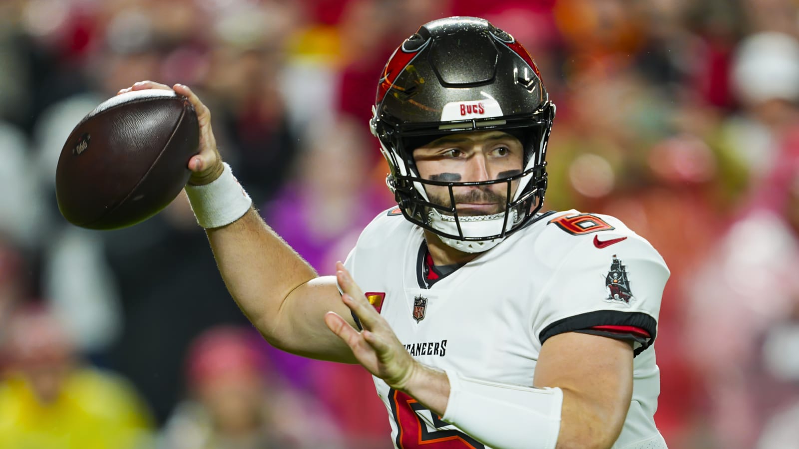Watch: Buccaneers' Mayfield flies into end zone vs. Giants