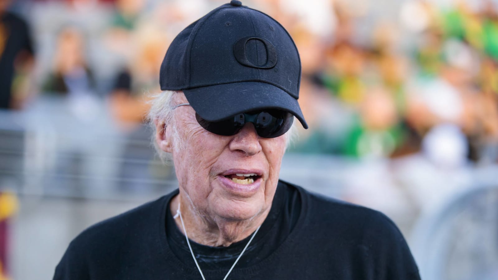 Report: Phil Knight working to get Oregon into new conference