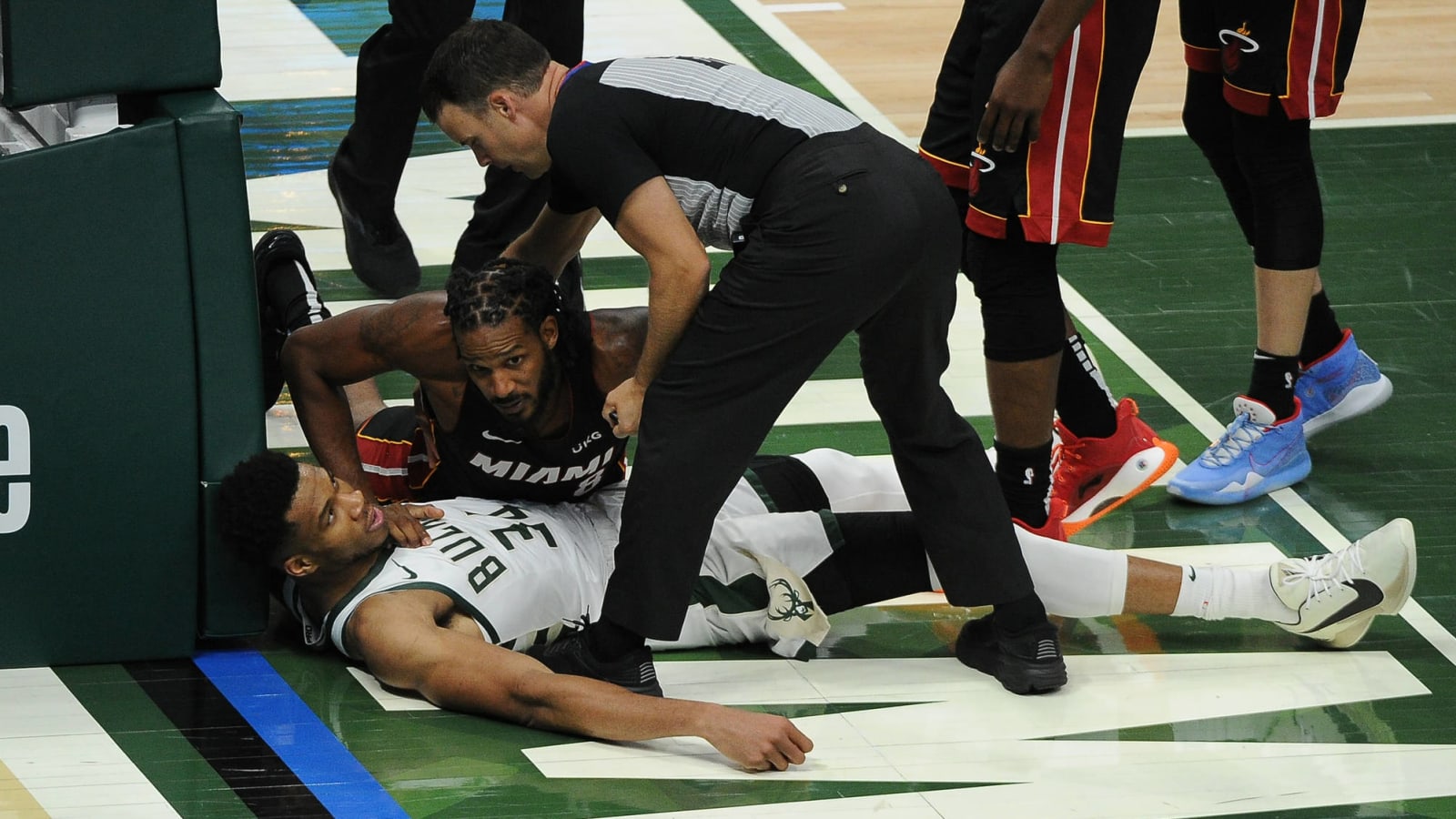 Heat’s Ariza commits flagrant foul on Giannis Antetokounmpo