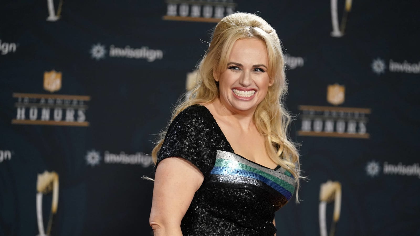 Rebel Wilson shows off commemorative ring for 'Bridesmaids' 10th anniversary